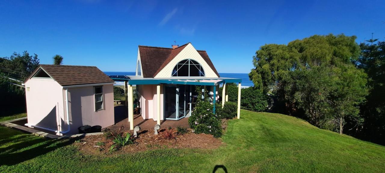 The Quarters Ocean-View Chalet Gisborne Exterior foto